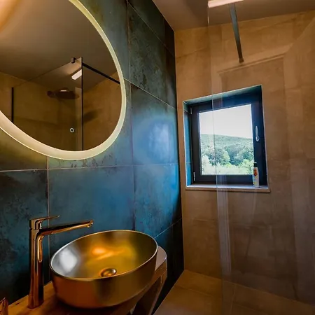 Villa Radiant And Secluded With Pool *