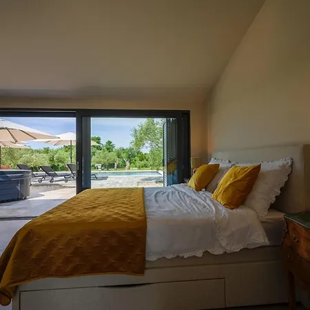 Radiant And Secluded With Pool Villa *