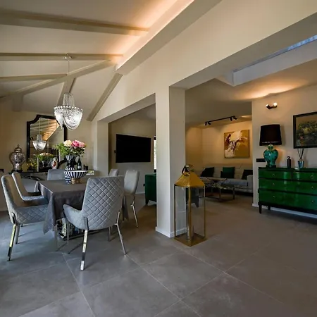 Radiant And Secluded With Pool Rovinj
