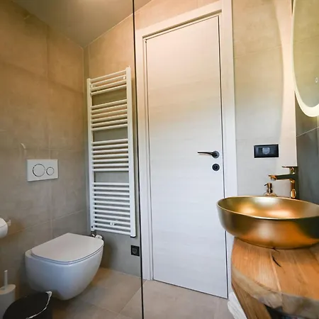 Radiant And Secluded With Pool Villa